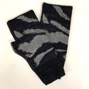 NEW HAUTE SHORE women's camo fingerless gloves with crystals in black/silver